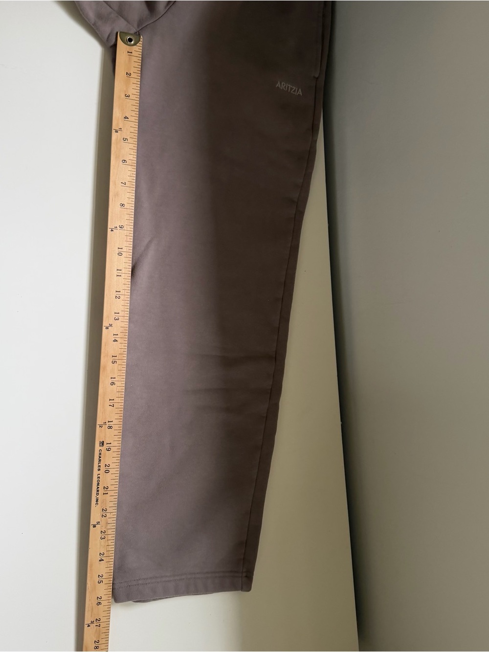 Aritzia Sweatpants Cozy Sweatfleece Mega Straight Sweatpant Taupe Brown Size XS - Picture 8 of 10